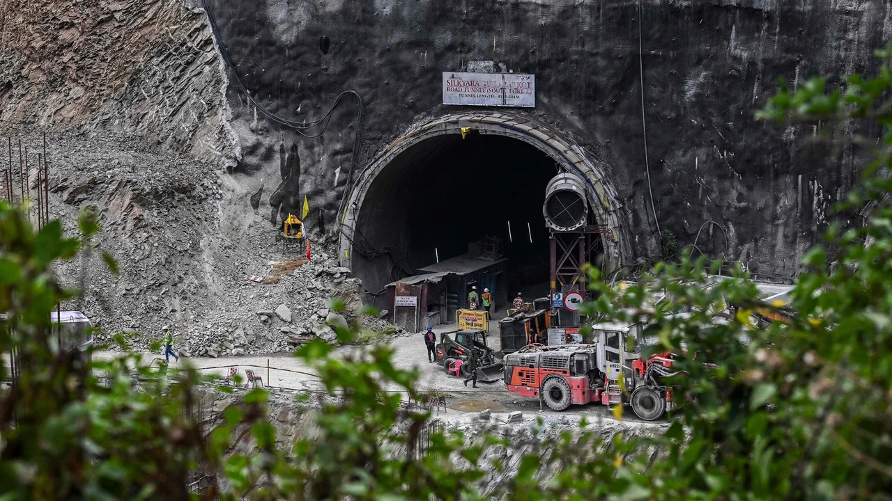 india-tunnel-20231128154711
